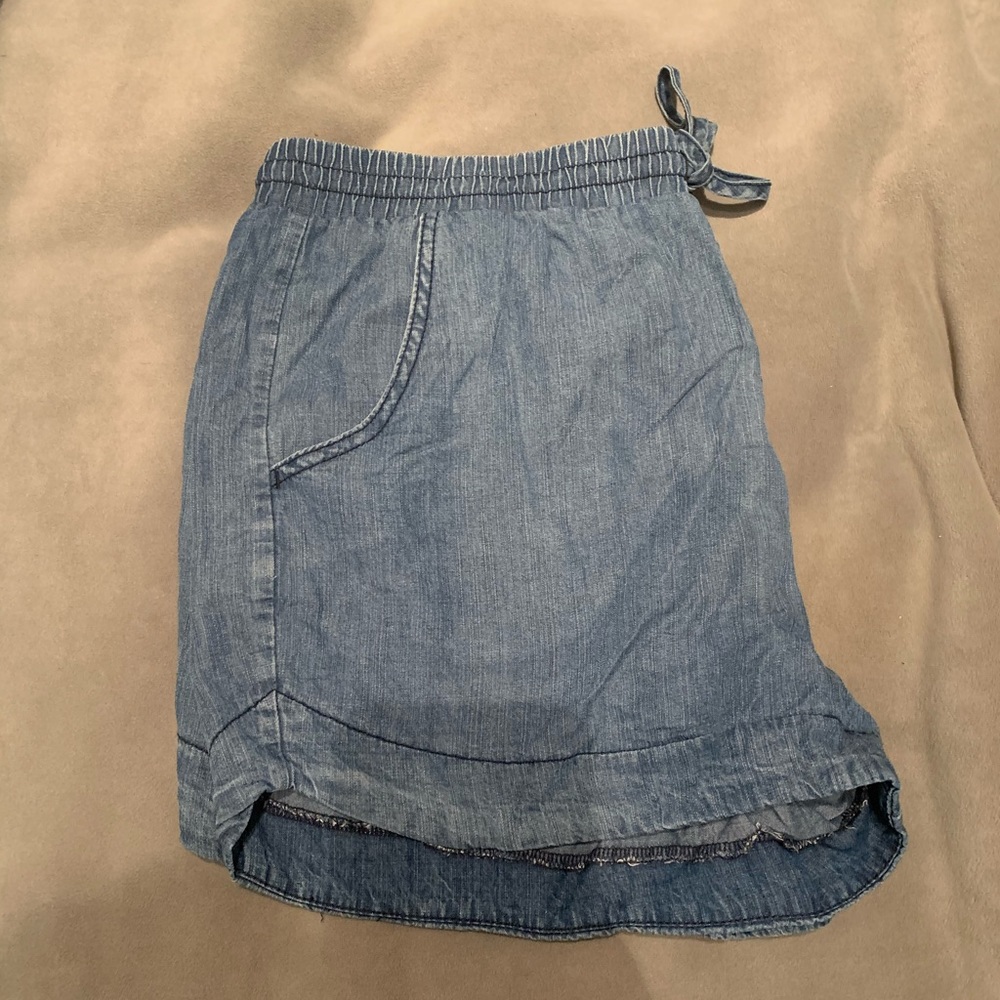 Universal Thread shorts